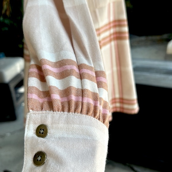 NWT Spell Basecamp Flannel in Musk size small - Picture 10 of 15